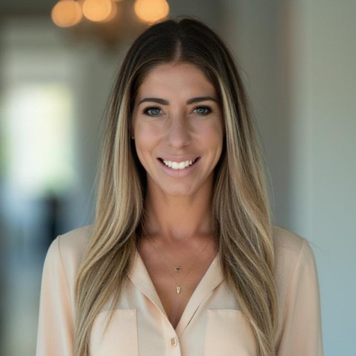 Photo of Amanda Goncalves, Department Manager